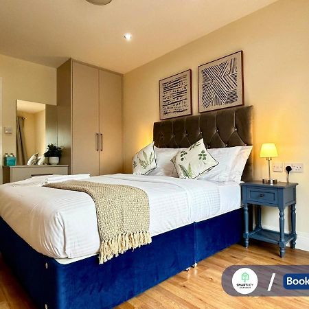 Modern 2 Bed 2 Bath Apartment Free Parking Watford  Dış mekan fotoğraf
