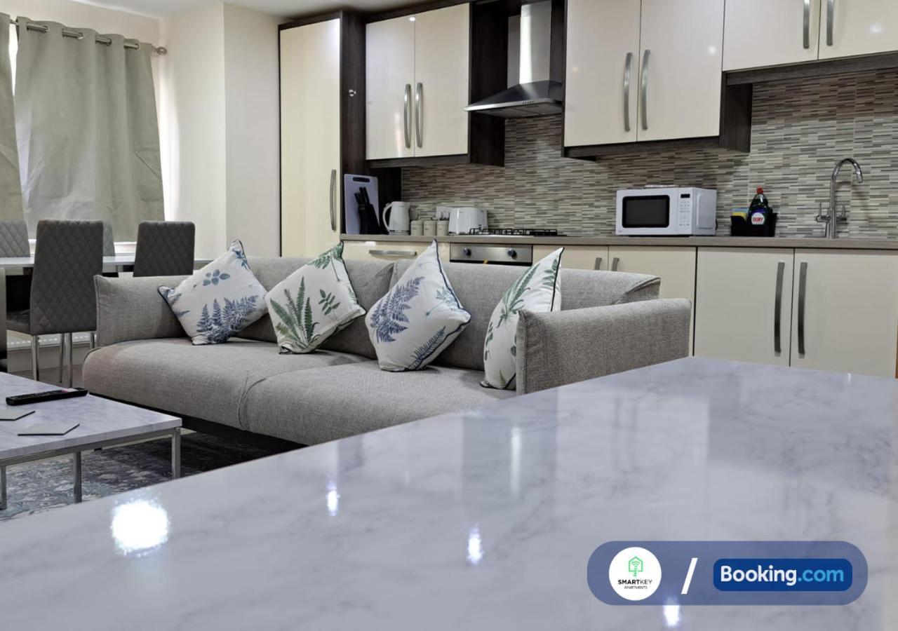 Modern 2 Bed 2 Bath Apartment Free Parking Watford  Dış mekan fotoğraf