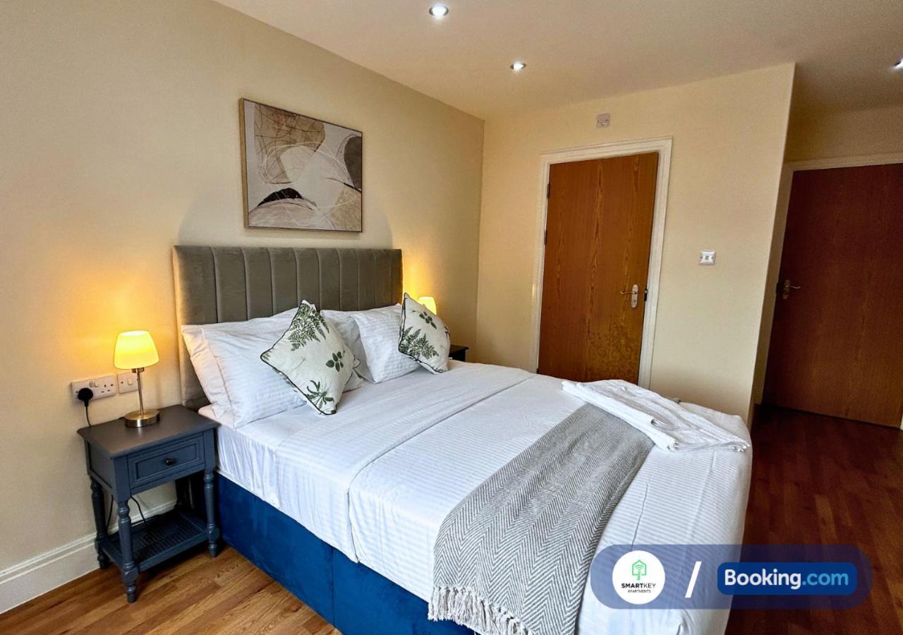 Modern 2 Bed 2 Bath Apartment Free Parking Watford  Dış mekan fotoğraf