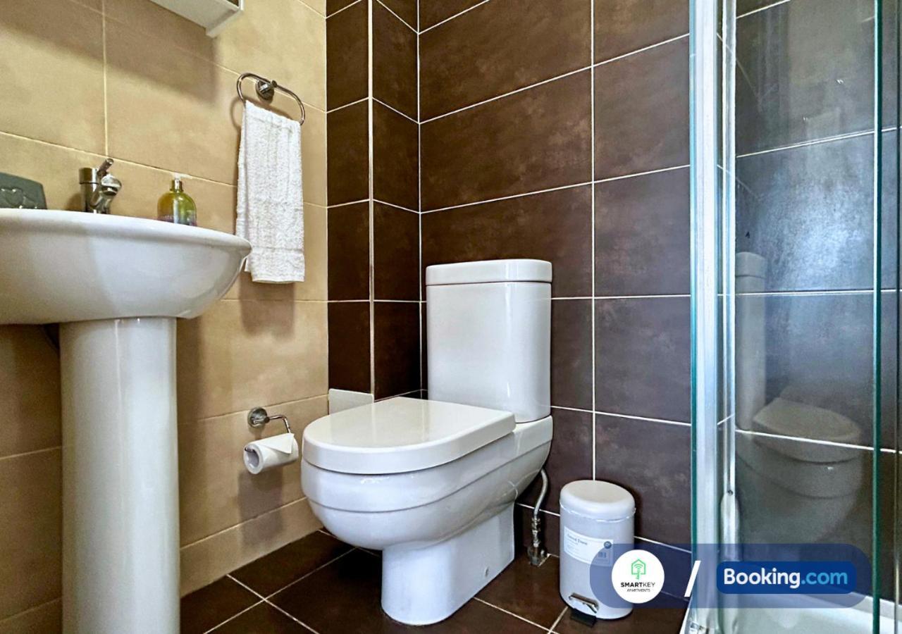Modern 2 Bed 2 Bath Apartment Free Parking Watford  Dış mekan fotoğraf