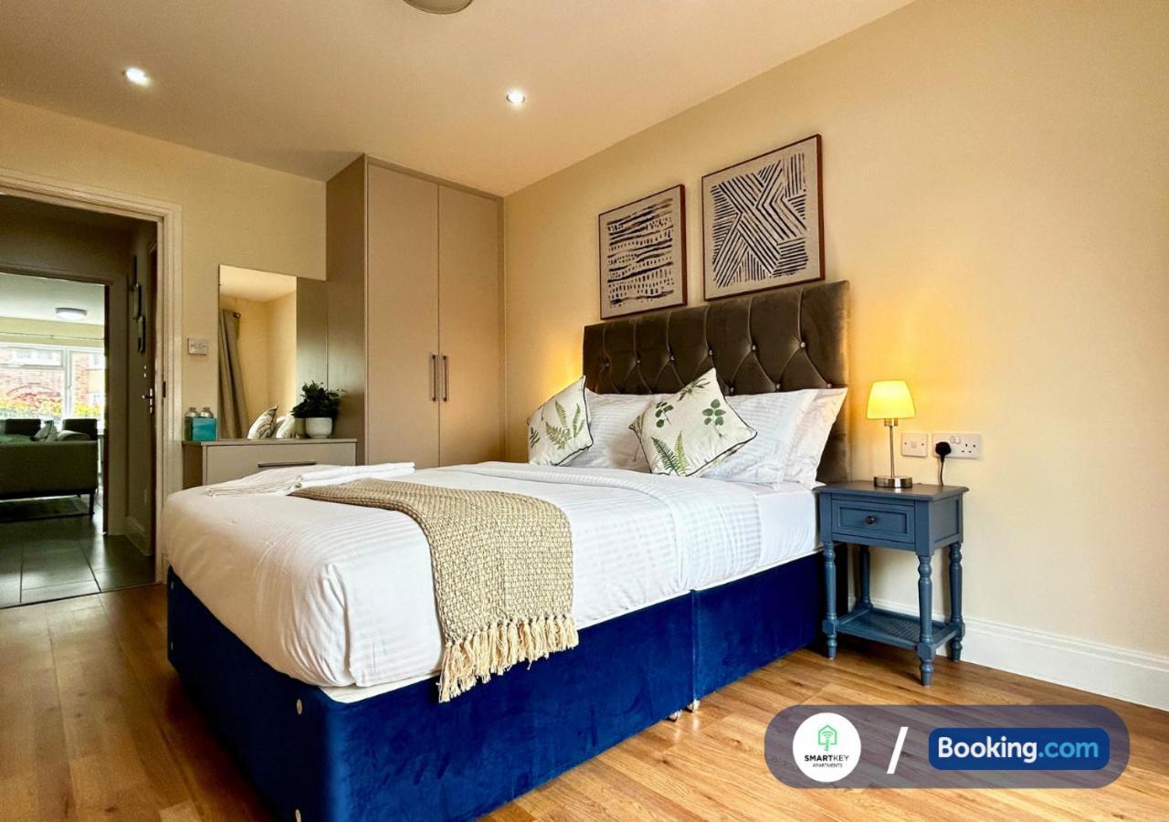 Modern 2 Bed 2 Bath Apartment Free Parking Watford  Dış mekan fotoğraf