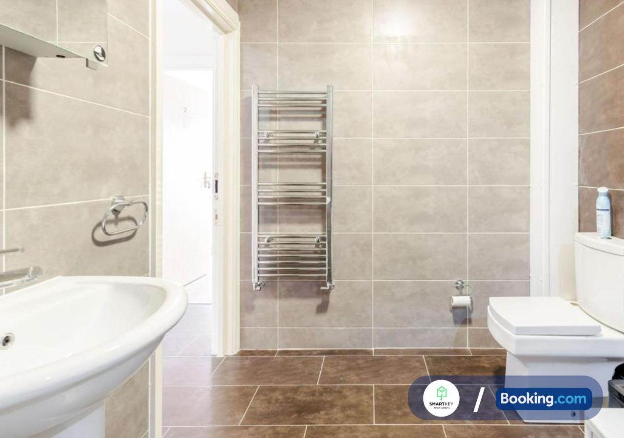 Modern 2 Bed 2 Bath Apartment Free Parking Watford  Dış mekan fotoğraf