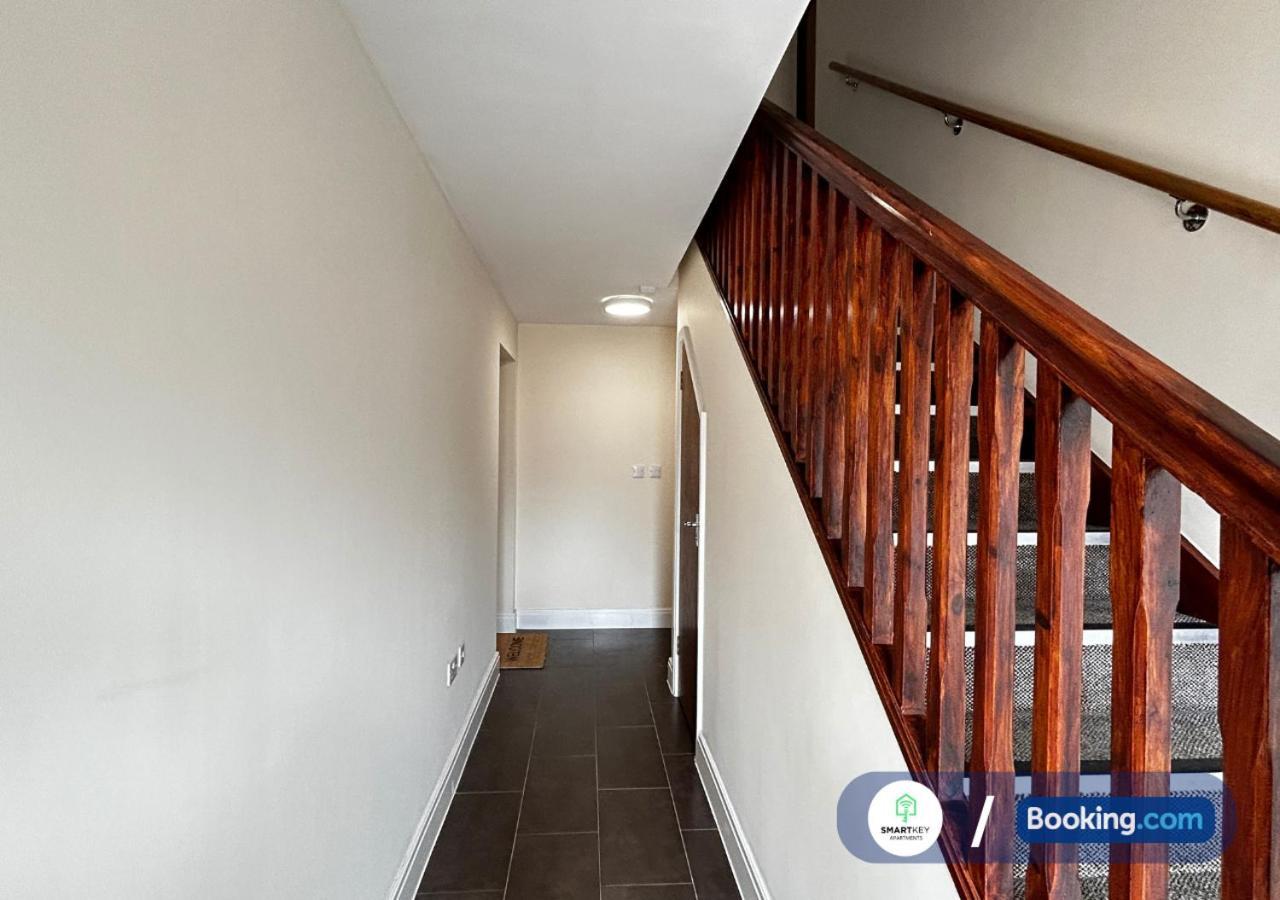 Modern 2 Bed 2 Bath Apartment Free Parking Watford  Dış mekan fotoğraf